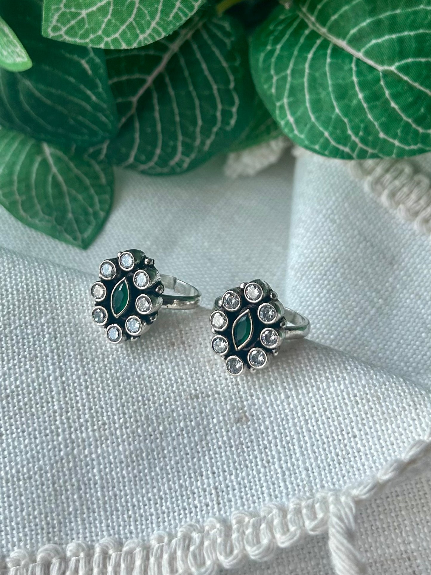 Ilakkiya • இலக்கியா • 925 Silver Toe Rings
