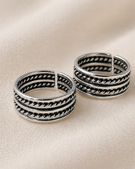 Aadhirai • 925 Silver Oxidised Layered Metti