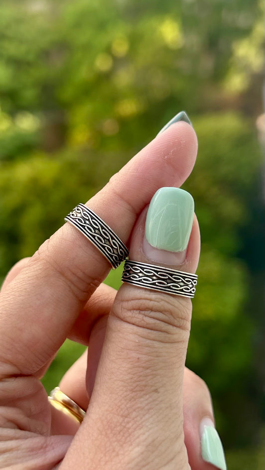 Ashvaanth • அஷ்வந்த் • 925 Silver Toe Rings