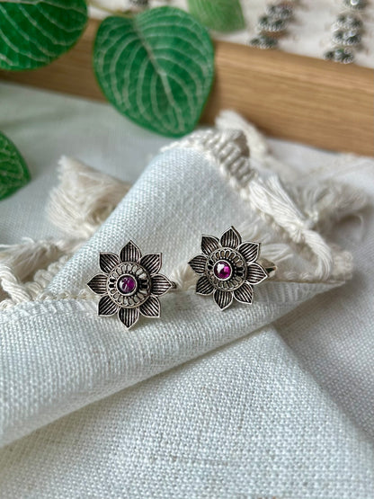 Suryakaanthi • Sunflower Toe Rings - 925 Silver